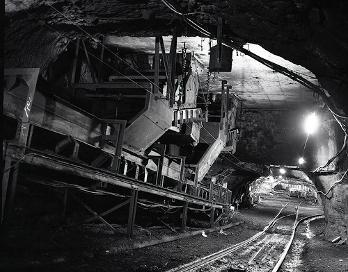 Feeders to the conveyor belt. West Wallsend Number 2 Colliery,[1978]. Courtesy of Brian R Andrews. 