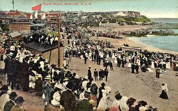 Crowd at Newcastle Beach, NSW [c.1900's]