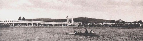 Swansea Bridge, Lake Macquarie.From the Newcastle and Hunter District Historical Society Archives, University of Newcastle, Cultural Collections.