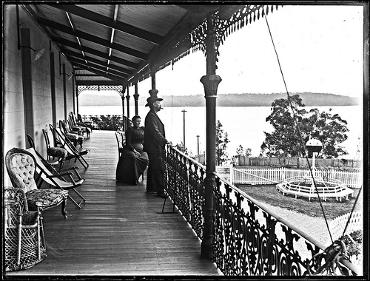 Balcony of the Toronto Hotel, Toronto, NSW, 19 September 1900. From the Ralph Snowball/Norm Barney collection University of Newcastle, Cultural Collections. This hotel was built on the original site of Threlkeld’s Ebenezer mission.